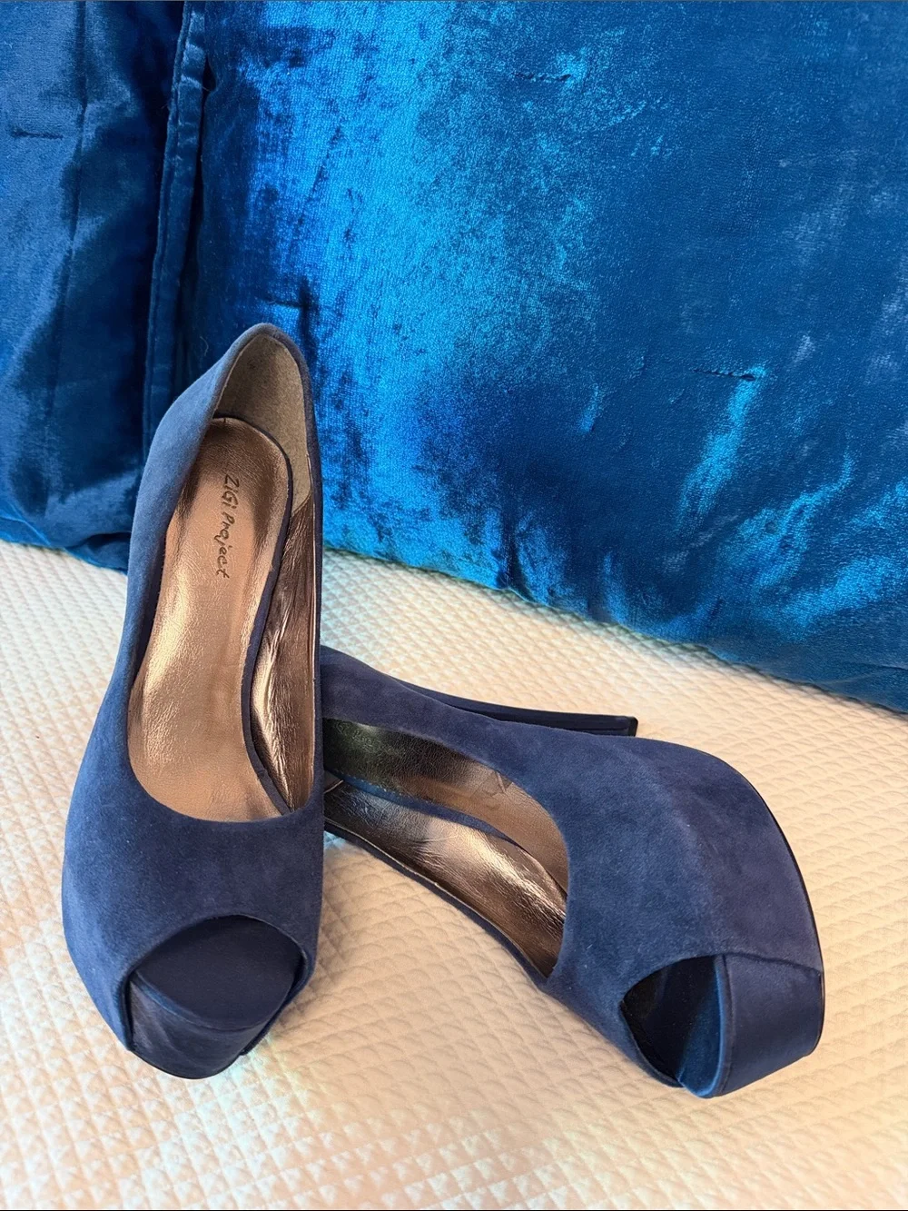 8 1/2 ZIGI girl Royal Blue Suede Peep-Toe Platform stiletto Pumps